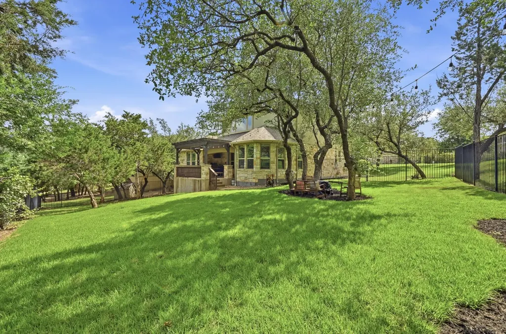 202 Duffy Lane Austin TX 78738