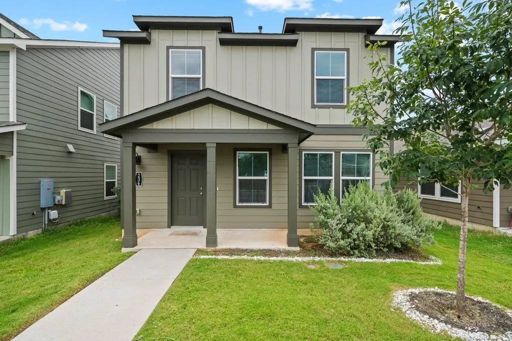 236 Patagonia Kyle TX 78640
