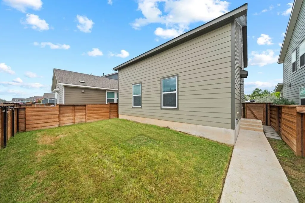 236 Patagonia Kyle TX 78640