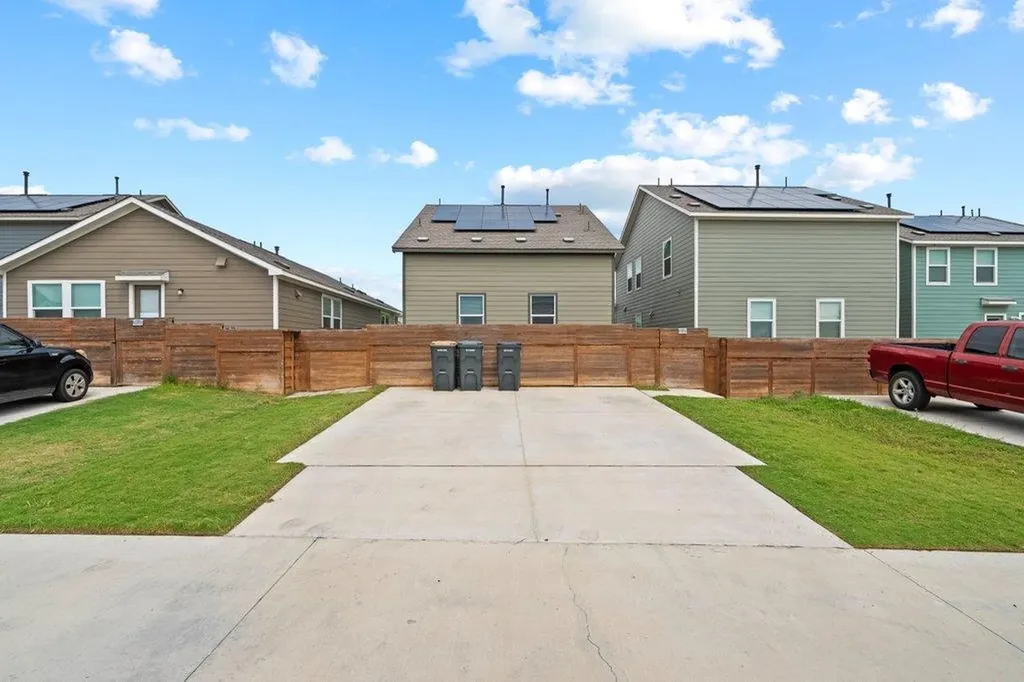 236 Patagonia Kyle TX 78640