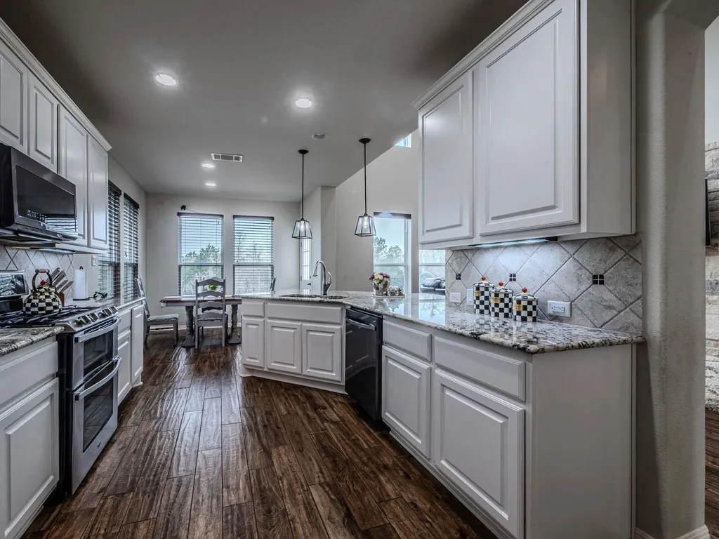 117 Arbor Point Drive Elgin TX 78621