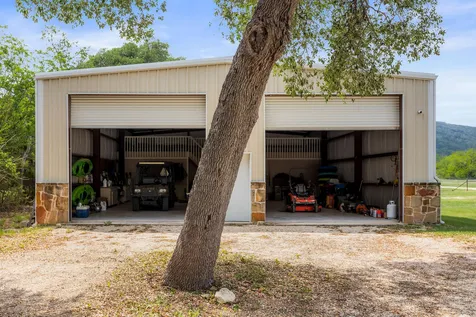 4292 N Us 83 Highway Leakey TX 78873