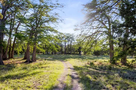 4292 N Us 83 Highway Leakey TX 78873