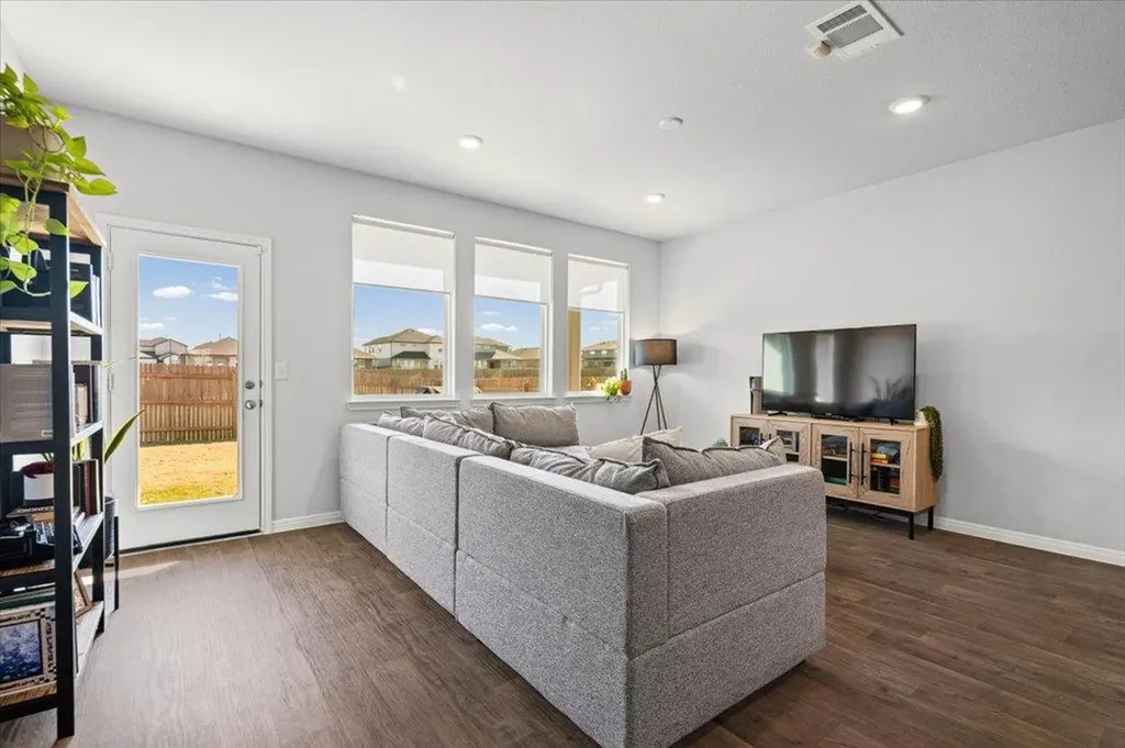 209 Connor Lane Georgetown TX 78626