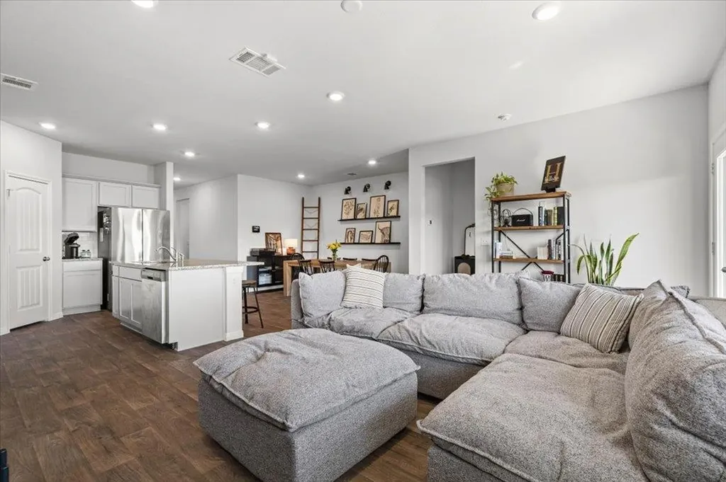 209 Connor Lane Georgetown TX 78626