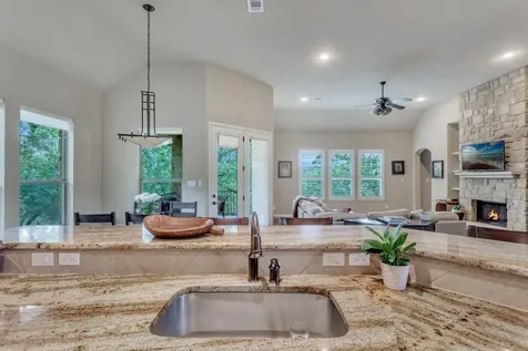 303 Palos Verdes Drive Lakeway TX 78734