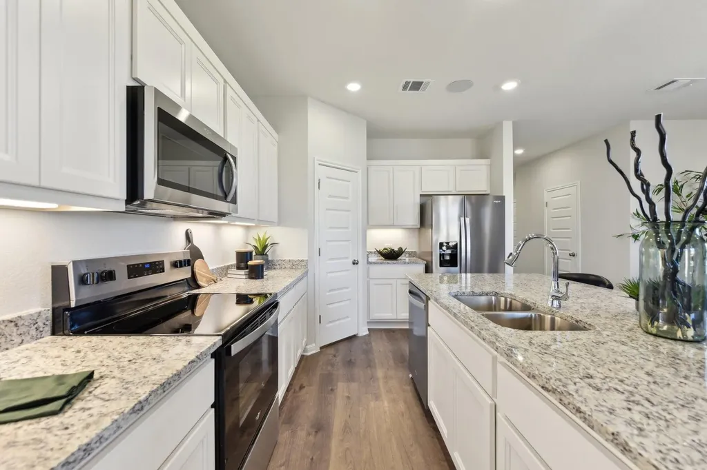 10929 Tallsalt Drive Austin TX 78653