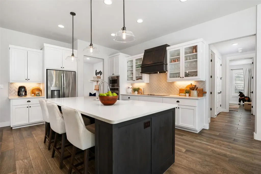 220 Highland Oaks Leander TX 78641