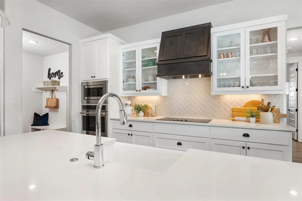 220 Highland Oaks Leander TX 78641
