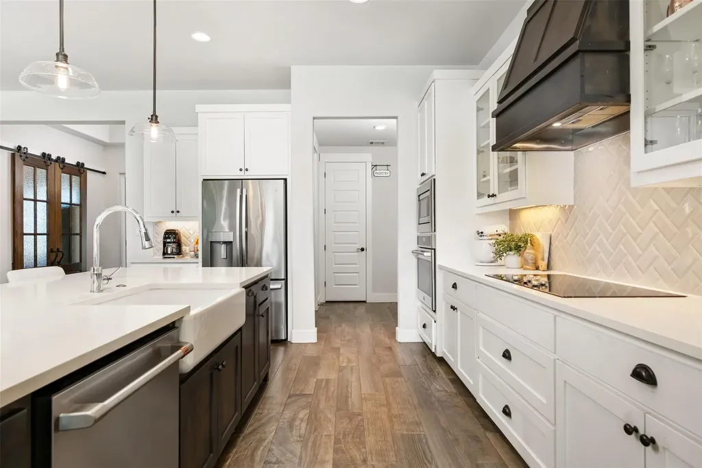 220 Highland Oaks Leander TX 78641