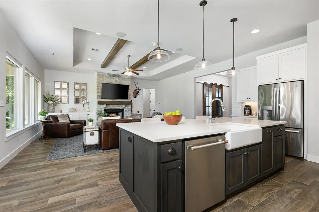 220 Highland Oaks Leander TX 78641