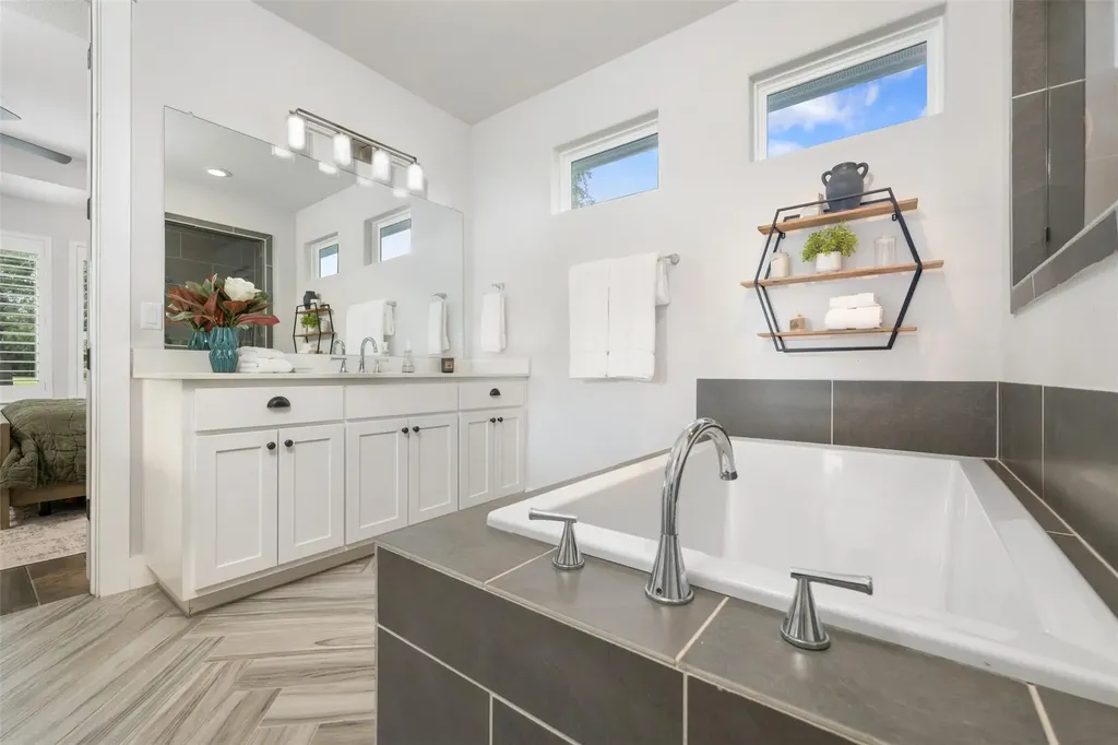 220 Highland Oaks Leander TX 78641