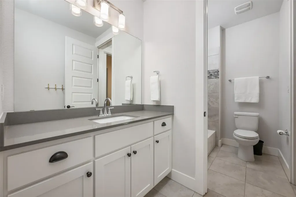 220 Highland Oaks Leander TX 78641