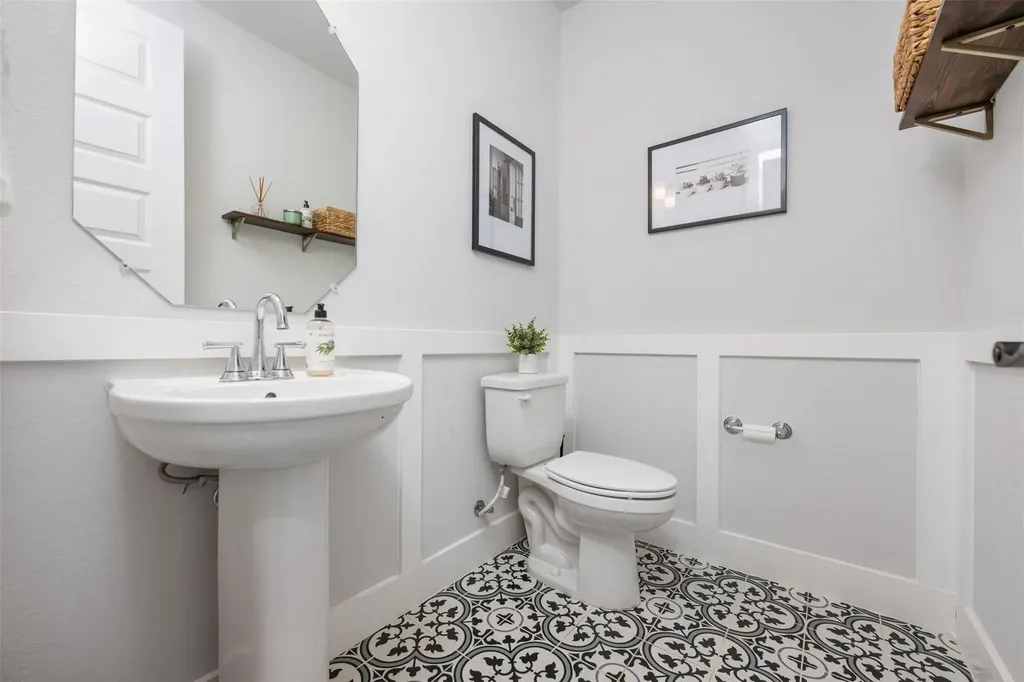 220 Highland Oaks Leander TX 78641