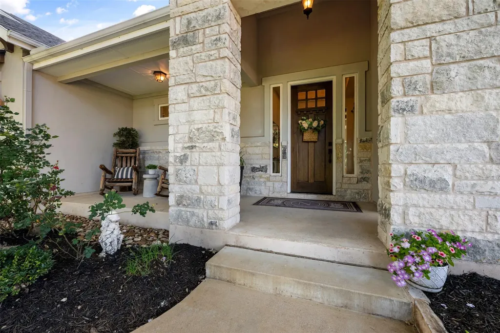 220 Highland Oaks Leander TX 78641