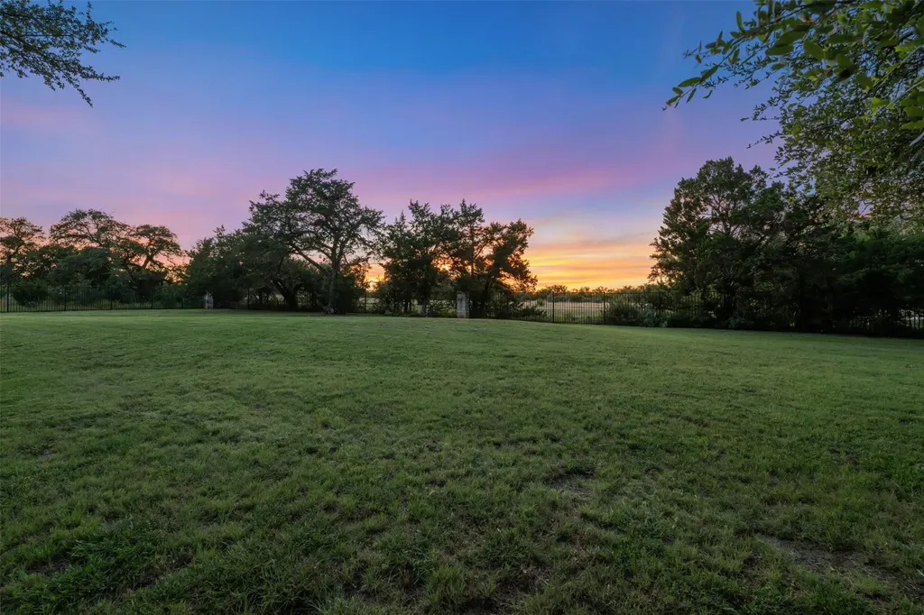 220 Highland Oaks Leander TX 78641