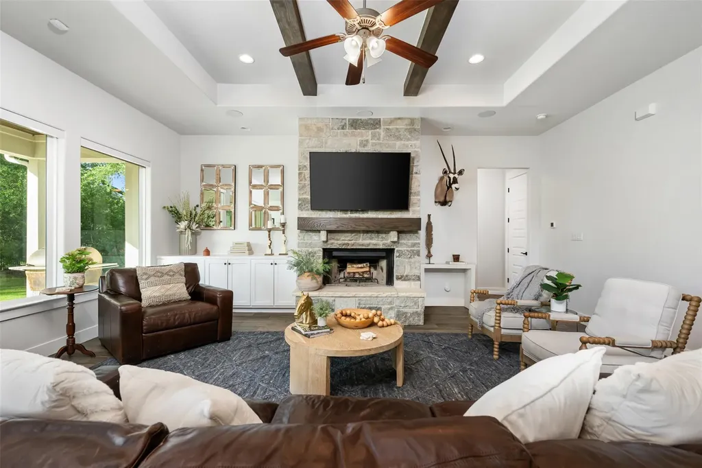220 Highland Oaks Leander TX 78641