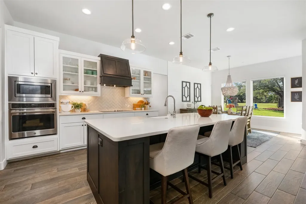 220 Highland Oaks Leander TX 78641