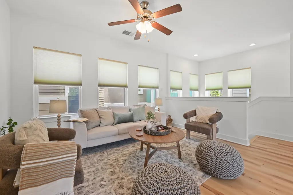 2633 Witsome Loop Austin TX 78741