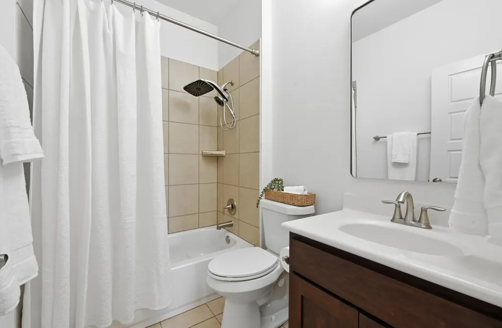 2633 Witsome Loop Austin TX 78741