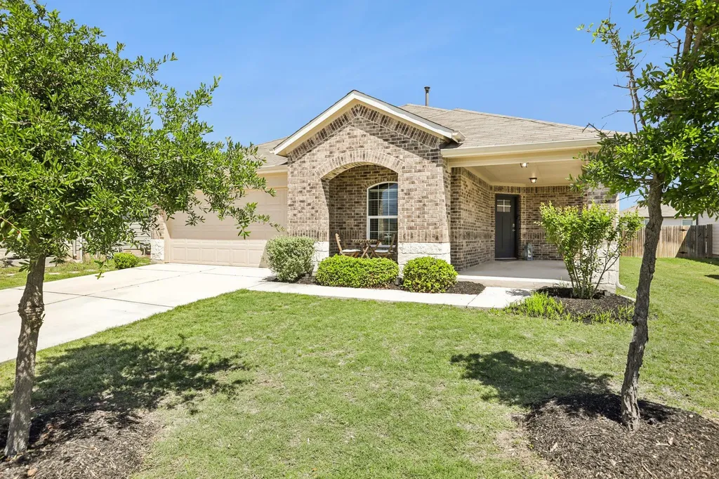 102 Harlan Drive Hutto TX 78634