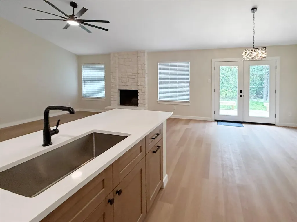 8814 United Kingdom Drive Austin TX 78748