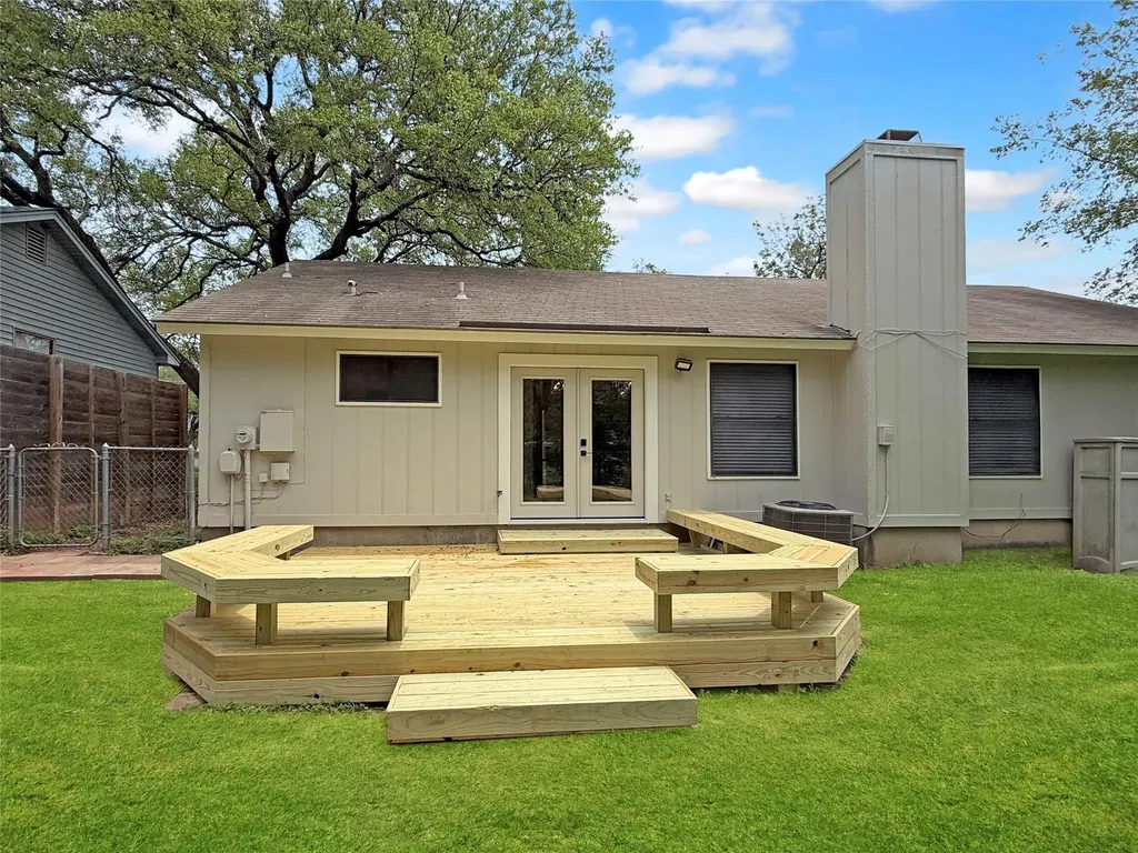 8814 United Kingdom Drive Austin TX 78748