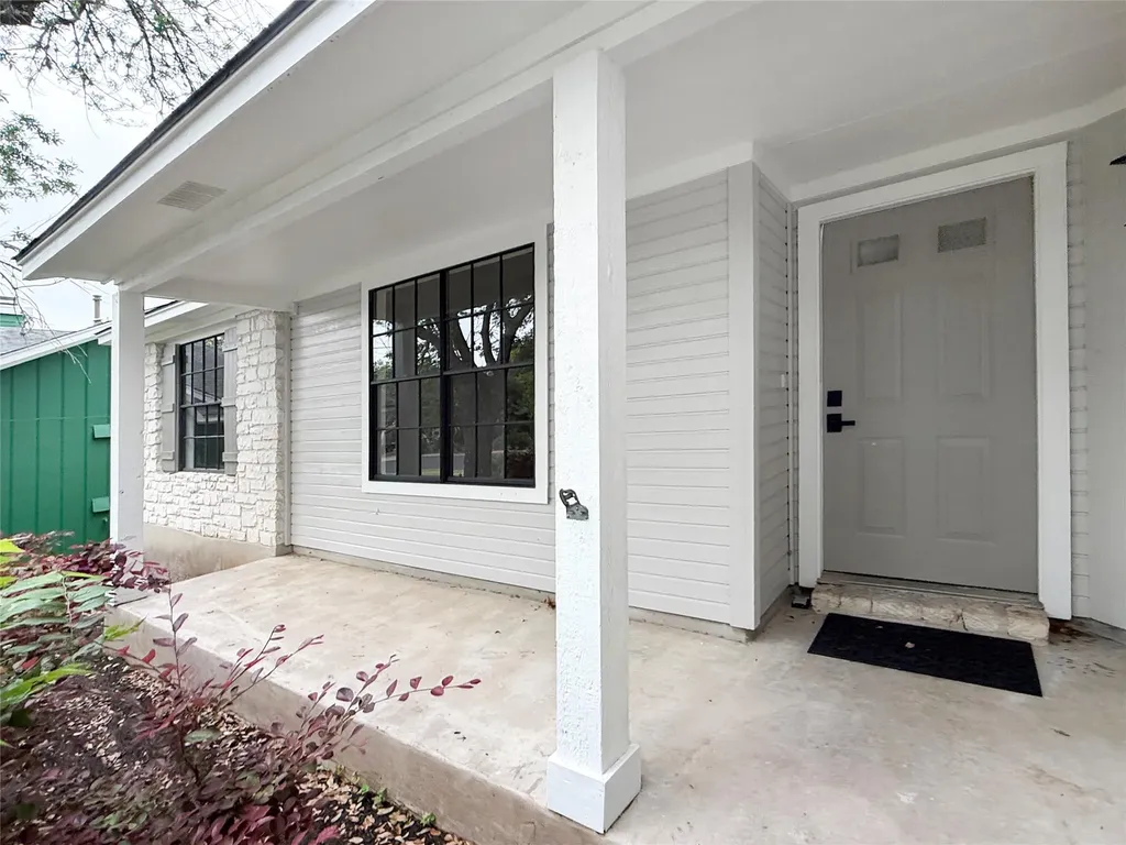 8814 United Kingdom Drive Austin TX 78748