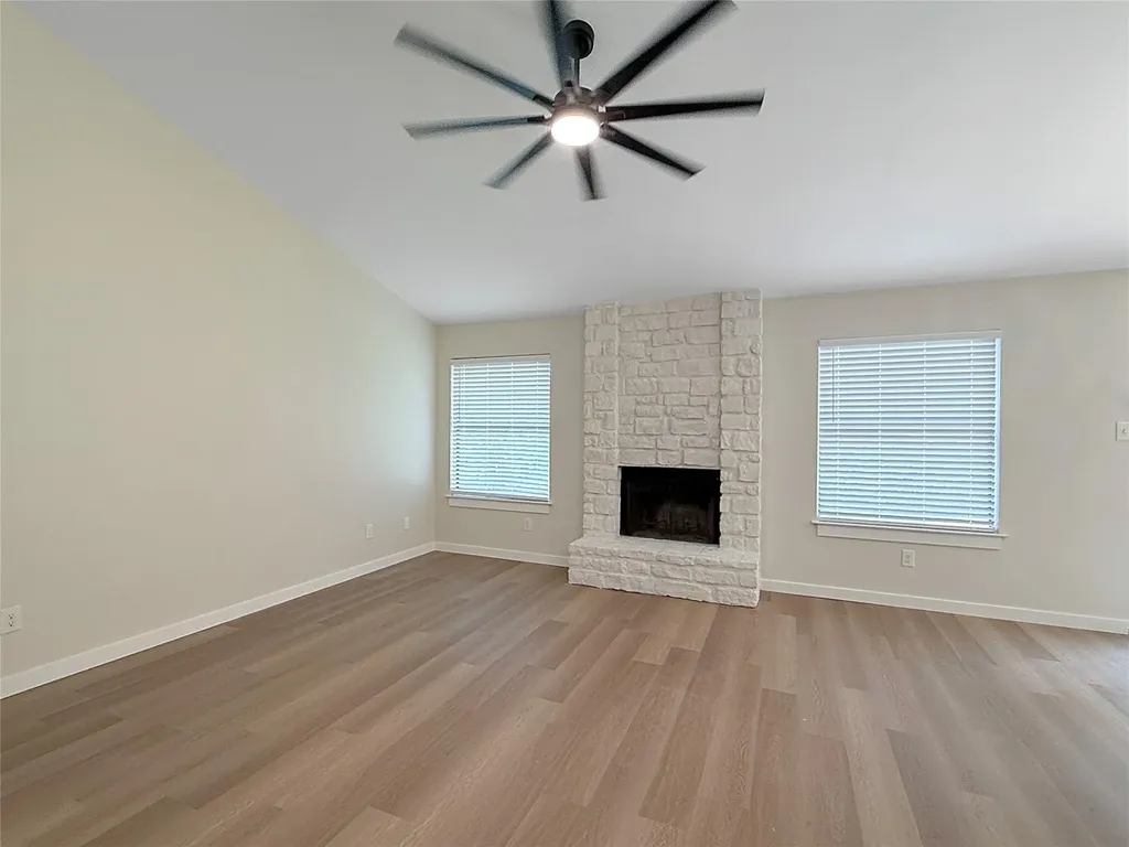 8814 United Kingdom Drive Austin TX 78748