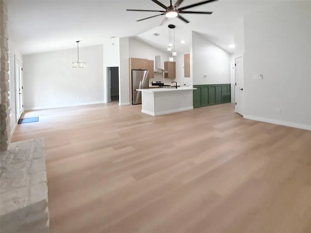 8814 United Kingdom Drive Austin TX 78748