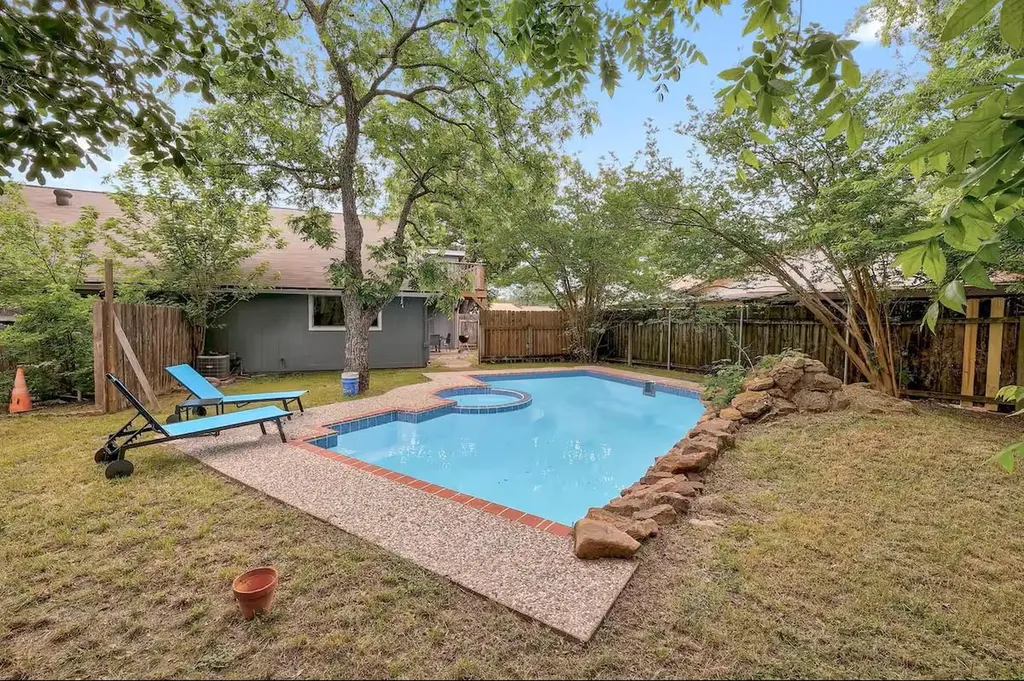 12304 Burrridge Drive Austin TX 78729