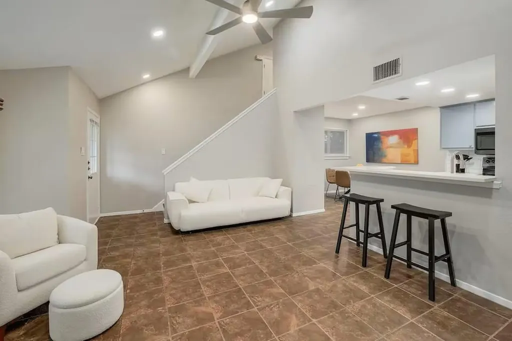12304 Burrridge Drive Austin TX 78729