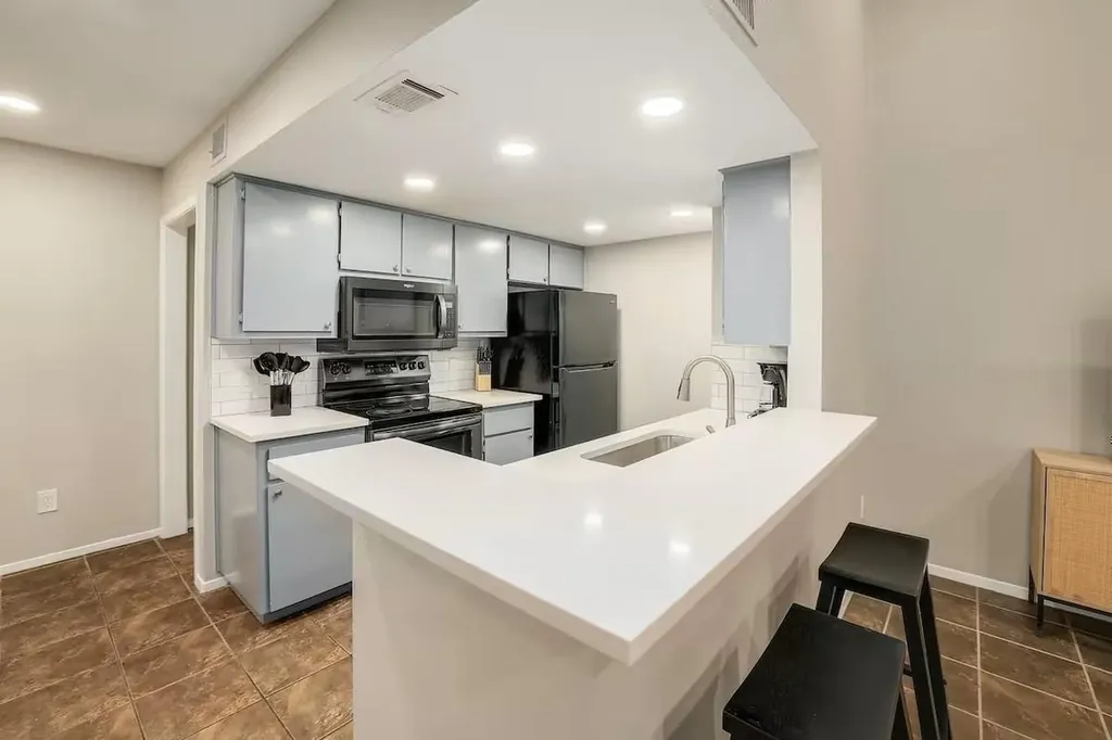 12304 Burrridge Drive Austin TX 78729