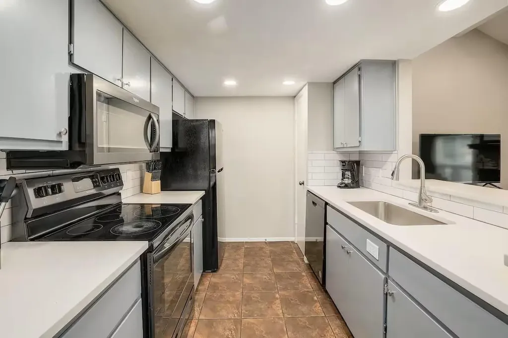 12304 Burrridge Drive Austin TX 78729