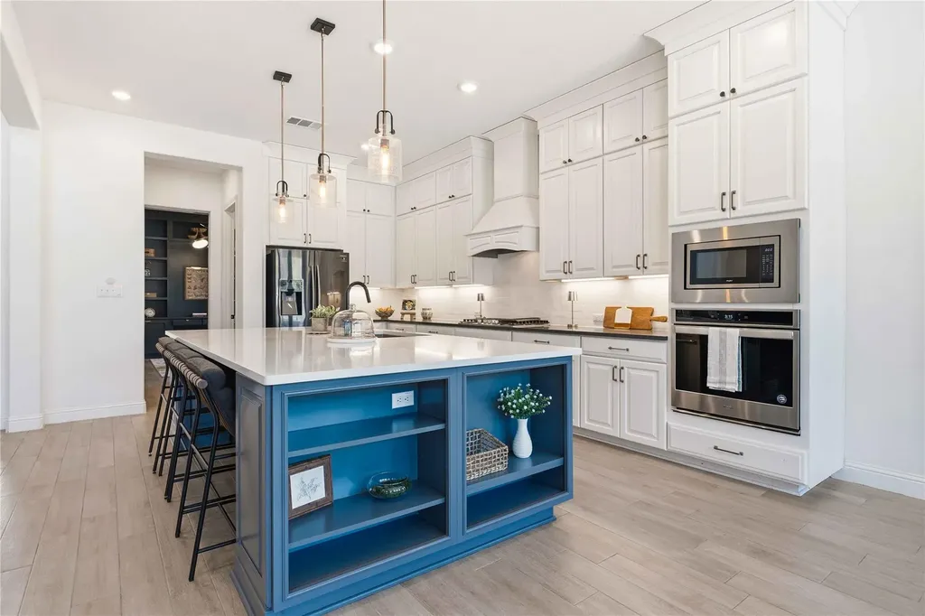 1078 Gato Del Sol Avenue Austin TX 78737
