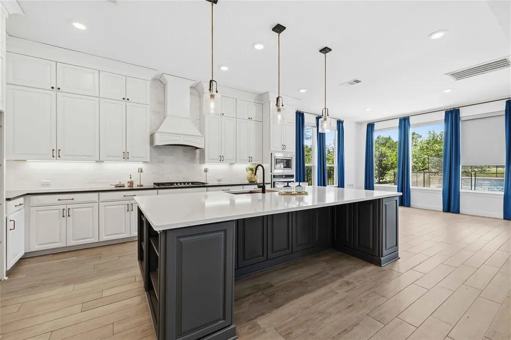 1078 Gato Del Sol Avenue Austin TX 78737