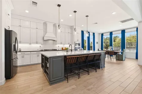 1078 Gato Del Sol Avenue Austin TX 78737