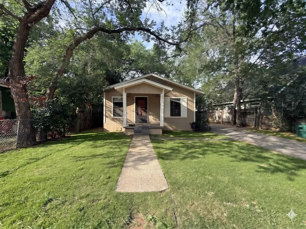 2710 E 3rd Street Austin TX 78702