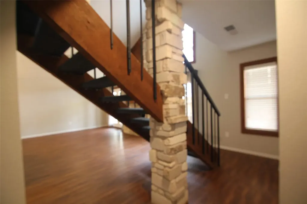 1712 Cinnamon Path Austin TX 78704