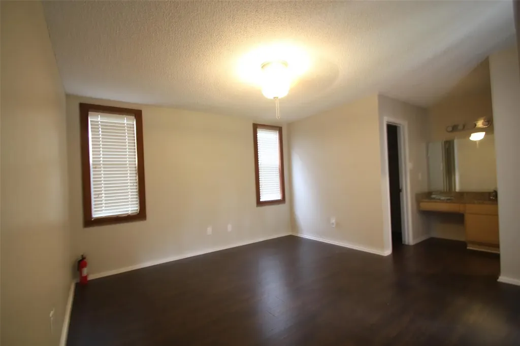 1712 Cinnamon Path Austin TX 78704