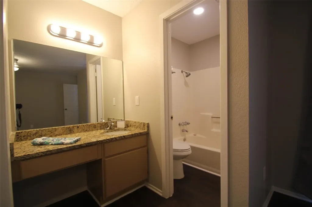1712 Cinnamon Path Austin TX 78704