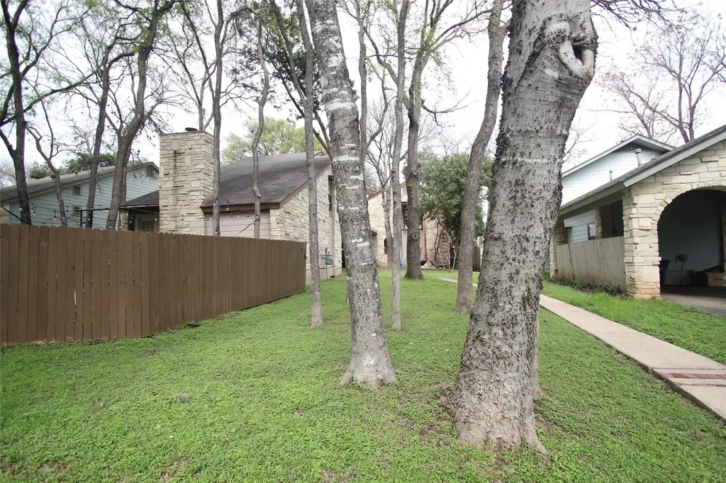 1712 Cinnamon Path Austin TX 78704