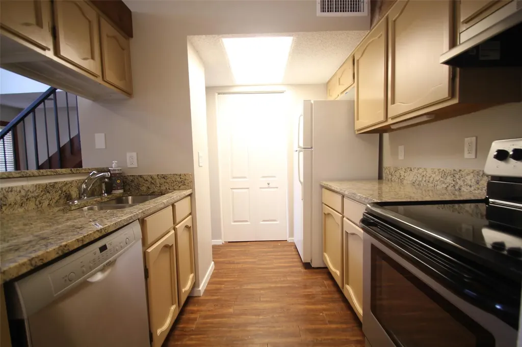 1712 Cinnamon Path Austin TX 78704