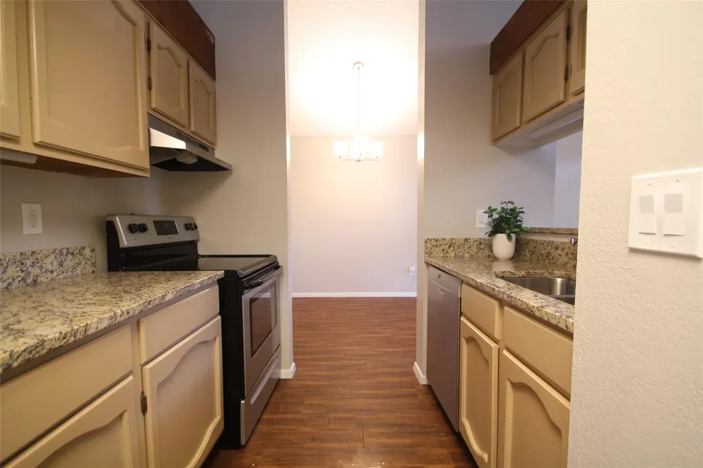 1712 Cinnamon Path Austin TX 78704
