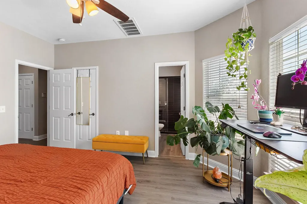 914 Bret Lane Austin TX 78721