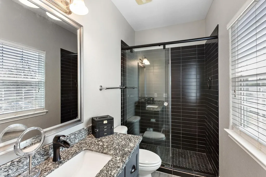 914 Bret Lane Austin TX 78721