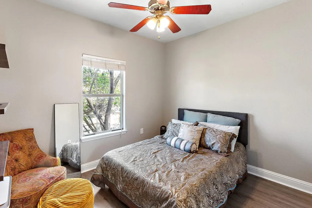 914 Bret Lane Austin TX 78721