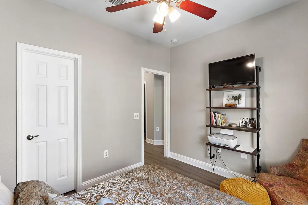 914 Bret Lane Austin TX 78721