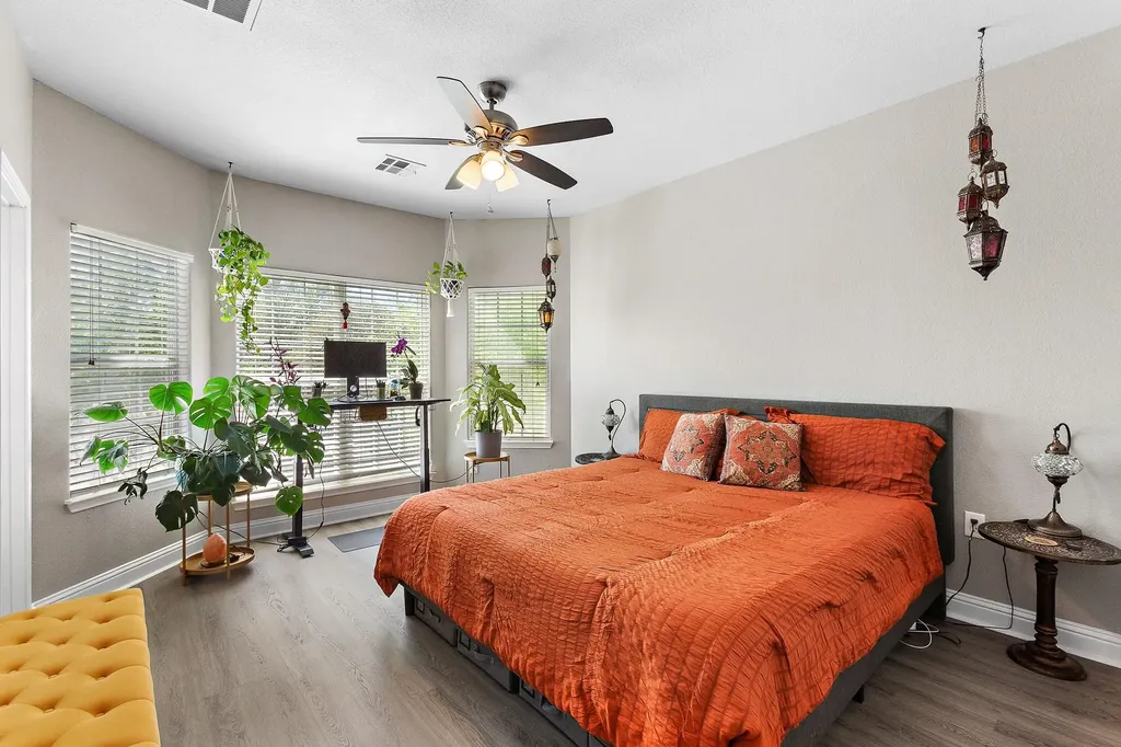 914 Bret Lane Austin TX 78721