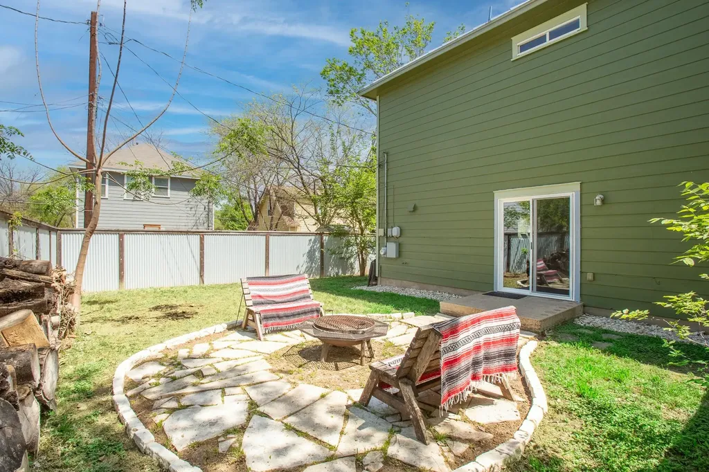 914 Bret Lane Austin TX 78721